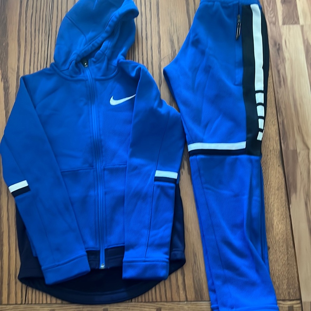Nike youth fleece set